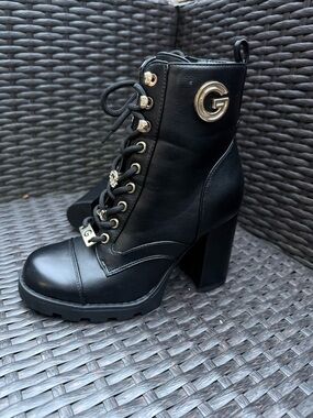 GBG Los Angeles Black Combat Boots Lace Up Zip Logo Faux Leather Upper Women